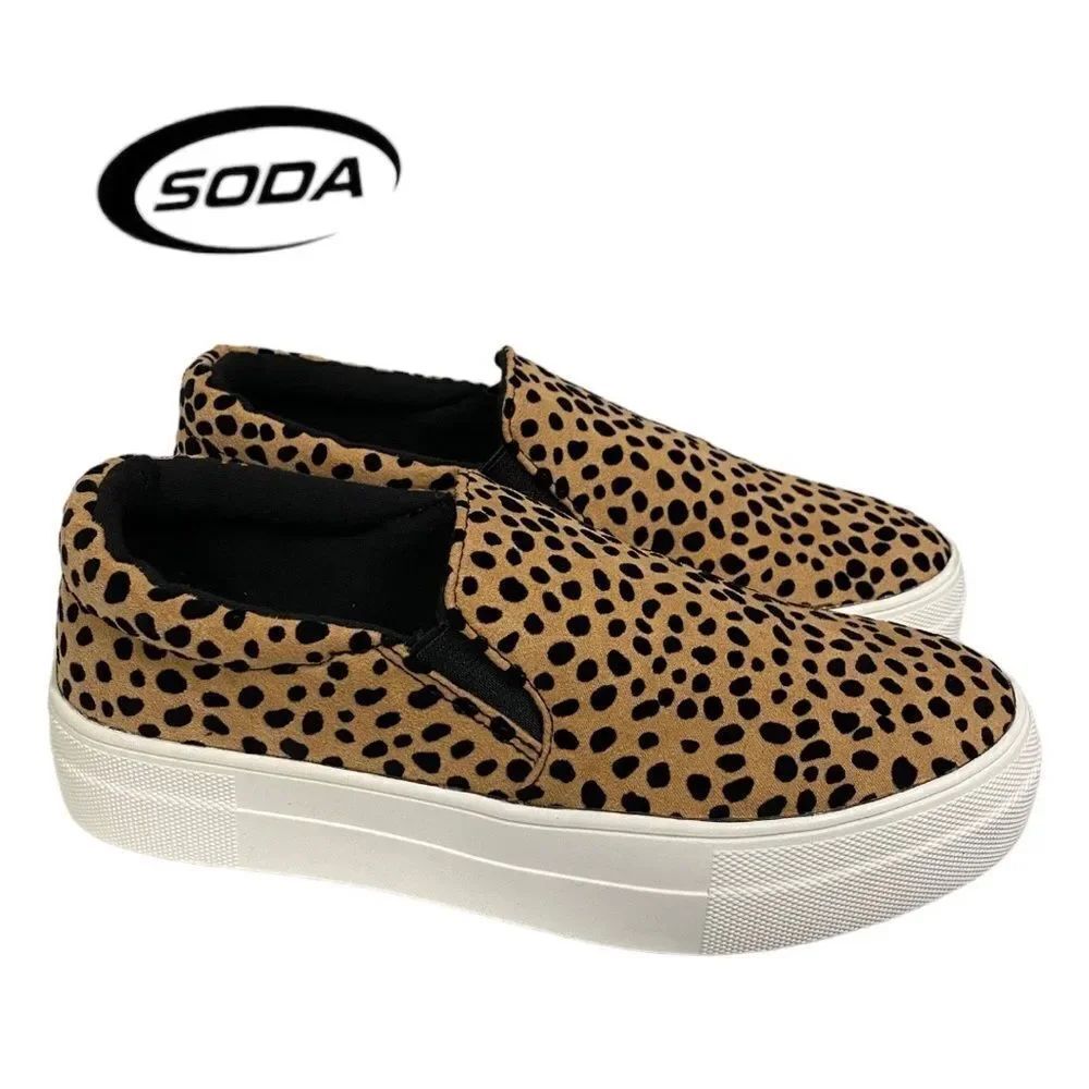 SODA Women's Hike Slip On Leopard Sneakers NEW 6